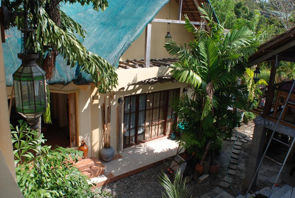 Casa Aviara Resort & Hotel Puerto Galera Zewnętrze zdjęcie